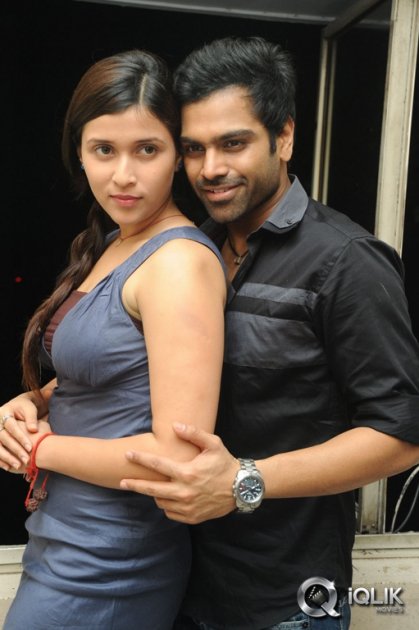 Hrudaya-Kaleyam-Movie-Trailer-Launch